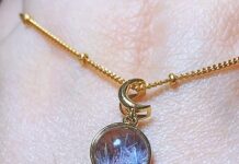 5 benefits of purchasing the moonga gemstone